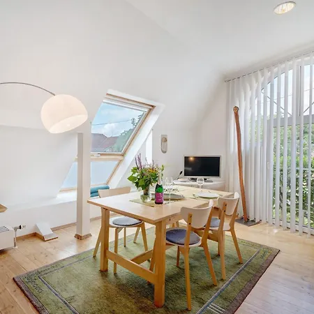 Atelierblick Im Winzerort