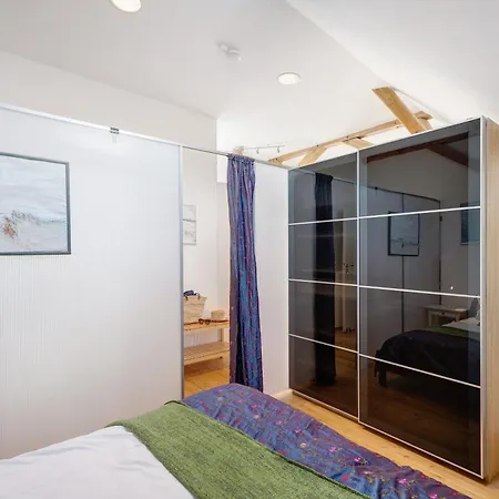 Atelierblick Im Winzerort * 보츠부르크