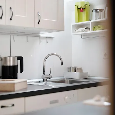 Atelierblick Im Winzerort *