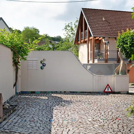 Atelierblick Im Winzerort