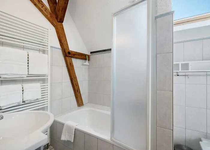 Atelierblick Im Winzerort *