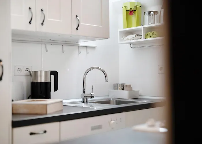 Atelierblick Im Winzerort *